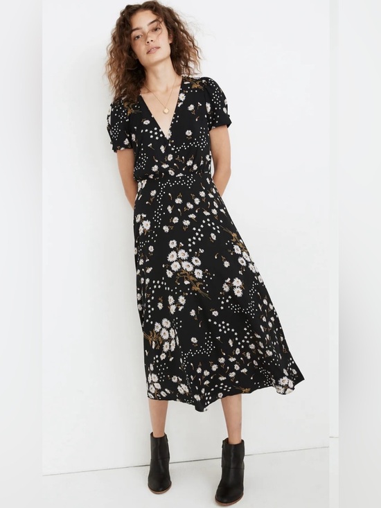 Madewell Dresses & Skirts - Madewell Puff-Sleeve Wrap-Front Midi Dress in Polka Daisies